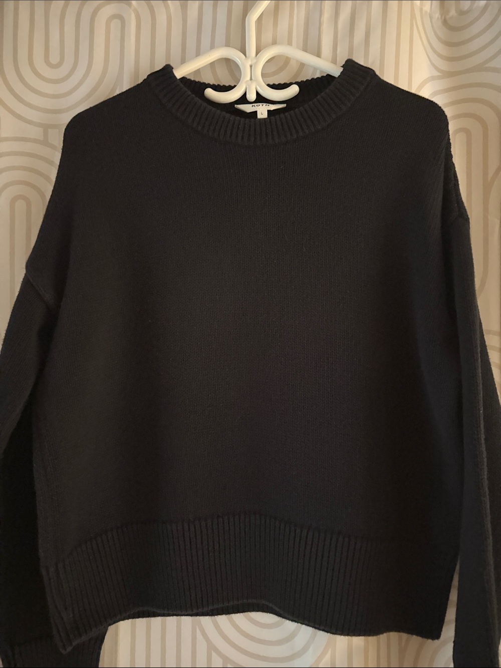 KOTN sz L Black crewneck luxurious 100% cotton sweater